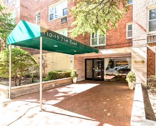 1e-110-15 71st Rd, Forest Hills, NY, 11375-4952 | Card Image