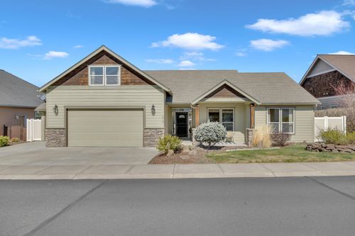 4013 Sw Tommy Armour Ln, Redmond, OR, 97756-7973 | Card Image