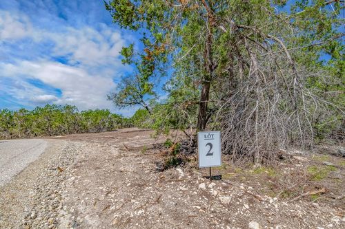 2-2 Kerrville Rd, Kerrville, TX, 78028-7644 | Card Image