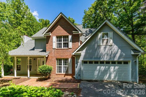 757 Zelda Ct, Hendersonville, NC, 28792-9525 | Card Image