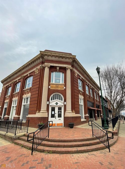 203-311 W 8th St, West Point, GA, 31833-1538 | Card Image