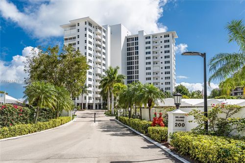 501-200 Ocean Lane Dr, Key Biscayne, FL, 33149-1461 | Card Image