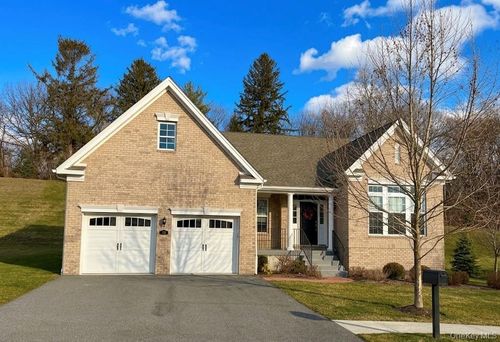 10 W Tilden Pl, East Fishkill, NY, 12533-6065 | Card Image