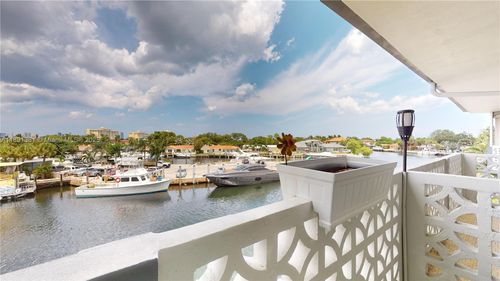 apt-303-13105 Ixora Ct, North Miami, FL, 33181-2321 | Card Image