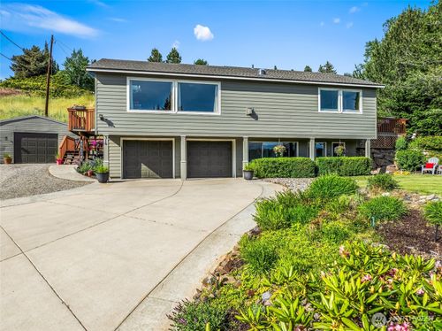 316 Easy St, Wenatchee, WA, 98801-9011 | Card Image