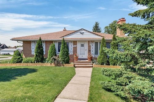 3150 Jeanne Dr, Cleveland, OH, 44134-5227 | Card Image