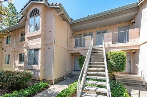 apt-104-4667 Laurie Cmn, Livermore, CA, 94550-7278 | Card Image