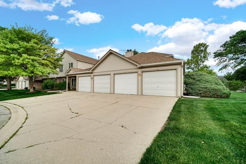 204-7000 Newport Dr, Woodridge, IL, 60517-2157 | Card Image