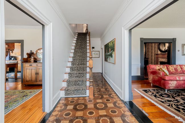 1863 Sydenham Rd, House other with 3 bedrooms, 4 bathrooms and 6 parking in Kingston ON | Image 8