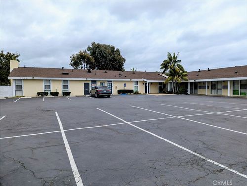 1055 El Camino Dr, Costa Mesa, CA, 92626-5574 | Card Image