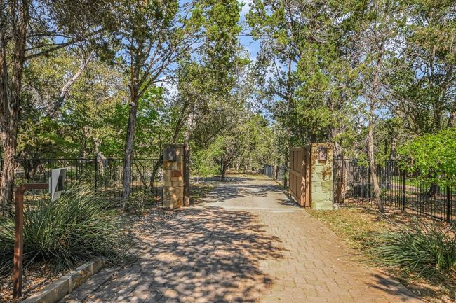5711 Pool Canyon Cv, House other with 4 bedrooms, 4 bathrooms and null parking in Austin TX | Image 4