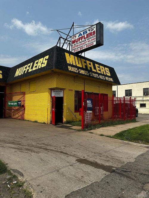 19989 Van Dyke St, Detroit, MI, 48234-3211 | Card Image