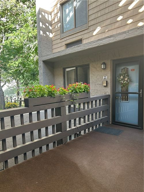 23 Cliffside Dr, Canandaigua, NY, 14424-8802 | Card Image