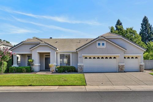 8149 Stagecoach Cir, Roseville, CA, 95747-8067 | Card Image