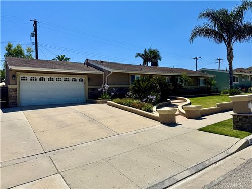 1034 Mead Ave, Simi Valley, CA, 93065-4828 | Card Image