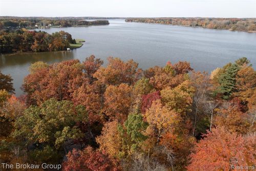 3226 German Rd, Columbiaville, MI, 48421-8989 | Card Image