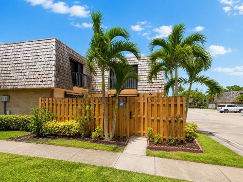 219-219 Lake Arbor Dr, Palm Springs, FL, 33461-2105 | Card Image