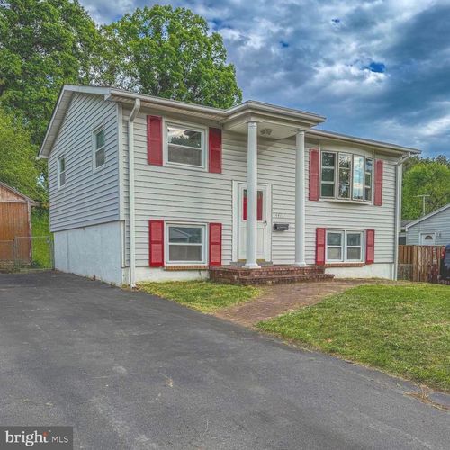 4413 Kenwood Dr, WOODBRIDGE, VA, 22193-5229 | Card Image