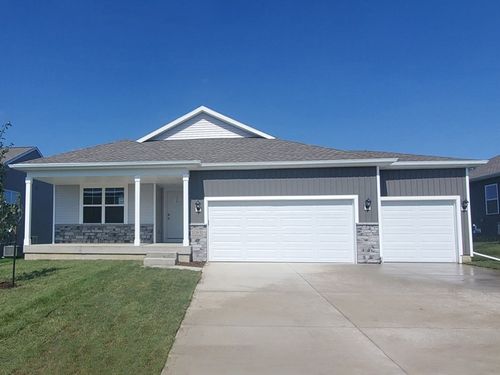 3683 Rueben Dr, Marion, IA, 52302-4543 | Card Image