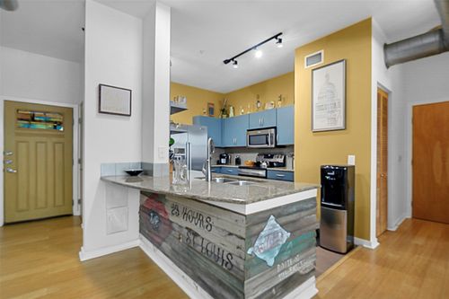 unit-102-201 W Lancaster Ave, Fort Worth, TX, 76102-6664 | Card Image