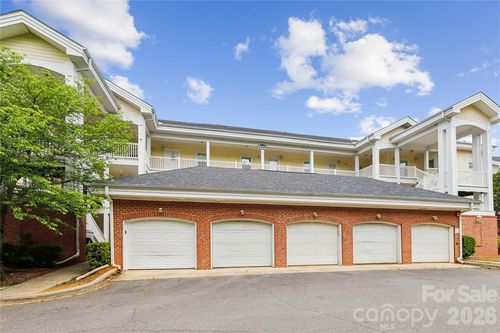 8923 Meadow Vista Rd, Charlotte, NC, 28213-5290 | Card Image