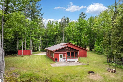 933 Old M 72 Nw, Kalkaska, MI, 49646-9477 | Card Image