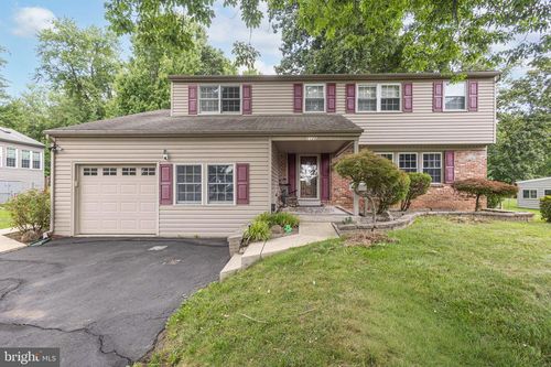 2125 Blackhorse Dr, WARRINGTON, PA, 18976-2116 | Card Image