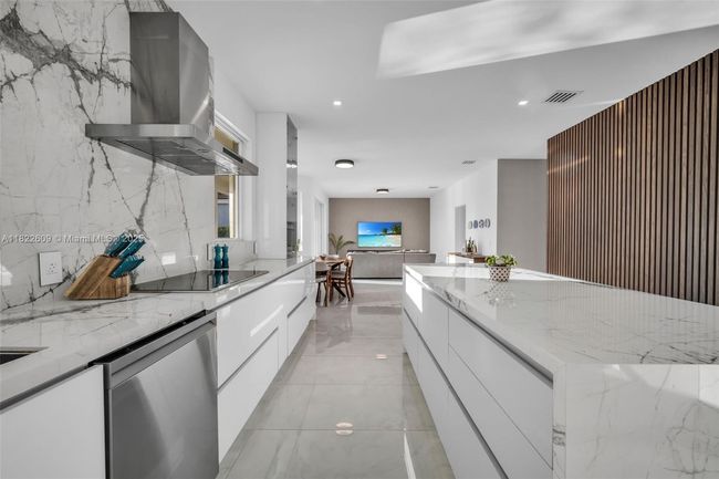 942 Lavender Cir, House other with 4 bedrooms, 3 bathrooms and null parking in Weston FL | Image 25