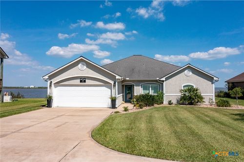 68 Blue Heron Dr N, Port Lavaca, TX, 77979-6075 | Card Image