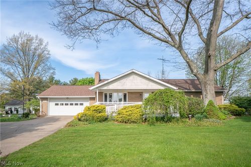 6501 Ravenna Ave, Louisville, OH, 44641-9220 | Card Image