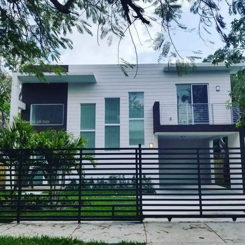 3790-3790 Oak Ave, Miami, FL, 33133-4807 | Card Image