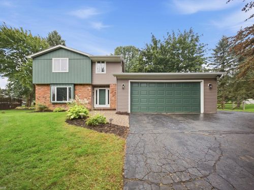 4533 Hillview Shrs, Clarkston, MI, 48348-2326 | Card Image
