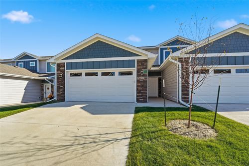 217 Nw Waverly Dr, Waukee, IA, 50263-1265 | Card Image