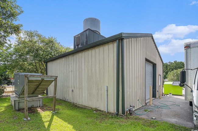 View of outdoor structure | Image 37