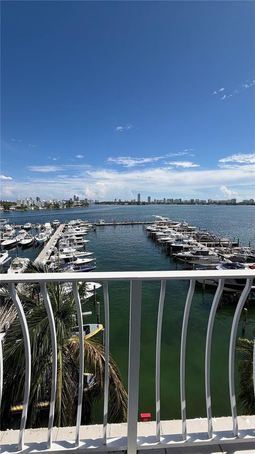 618-7601 E Treasure Dr, North Bay Village, FL, 33141-4339 | Card Image