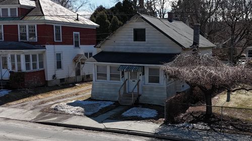 415 County Street, Bennington, VT, 05201 | Card Image