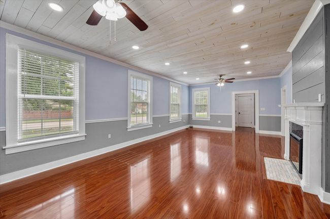 1301 W 2 Nd Ave, House other with 5 bedrooms, 2 bathrooms and null parking in Corsicana TX | Image 6