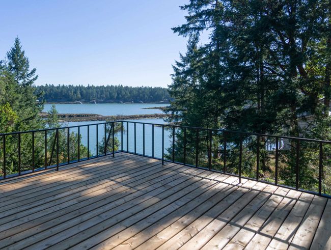 1361 Sturdies Bay Road, House other with 2 bedrooms, 1 bathrooms and 3 parking in Galiano Island BC | Image 4