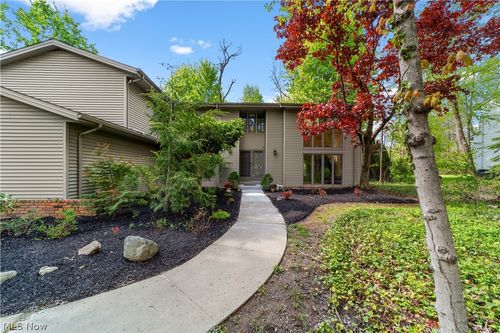 29526 Bryce Rd, Cleveland, OH, 44124-5707 | Card Image
