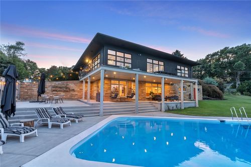 30 Circuit Dr, Cumberland, RI, 02864-4108 | Card Image