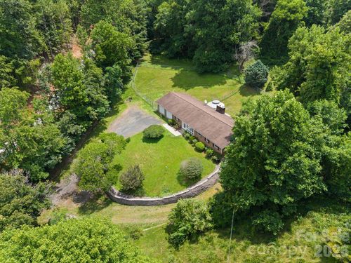 528 Baccus Siding Rd, Green Mountain, NC, 28740-6214 | Card Image