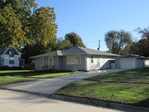306 1st St Nw, Dayton, IA, 50530-7619 | Card Image