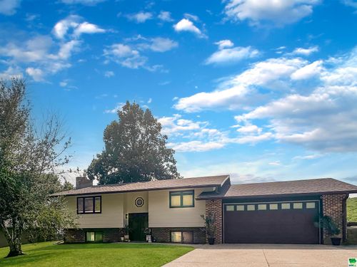 1503 Orbit Dr, Hinton, IA, 51024-8834 | Card Image