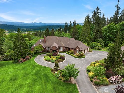 18212 244th Ave Ne, Woodinville, WA, 98077-7525 | Card Image