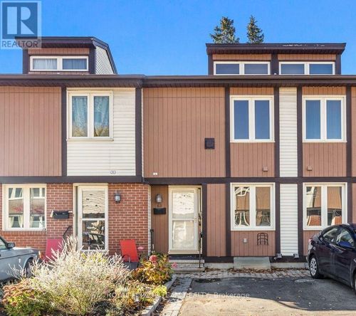 62-811 Connaught Ave, Ottawa, ON, K2B8K3 | Card Image