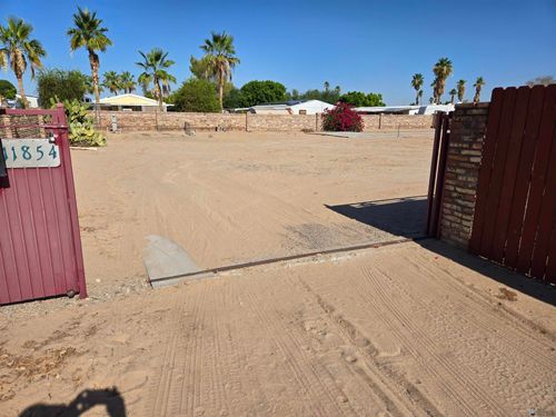 11852 S Sandra Ave, Yuma, AZ, 85367-6027 | Card Image