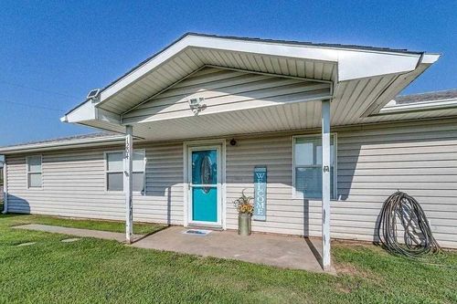 1204 S Lily Ave, Carney, OK, 74832-9727 | Card Image