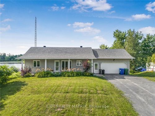 547 Bay Rd, Alfred, ON, K0B1A0 | Card Image