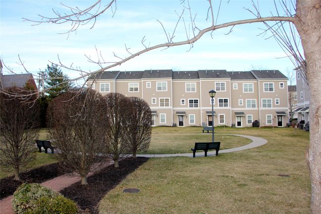 View of home's community featuring a residential view and a lawn | Image 28