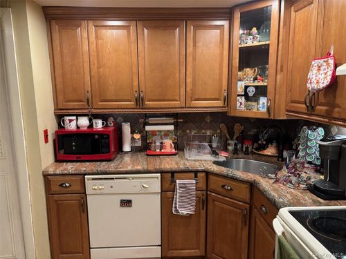 6 Arden Ct, Farmingville, NY, 11738-1003 | Card Image